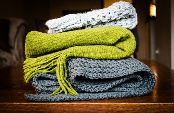 How Can You Style Chunky Wool Scarves Without Adding Bulk to Your Outfit?